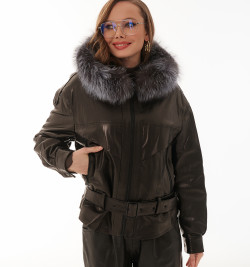 Утеплённая женская кожаная куртка с чернобуркой