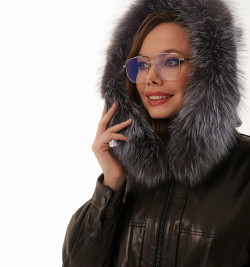 Утеплённая женская кожаная куртка с чернобуркой