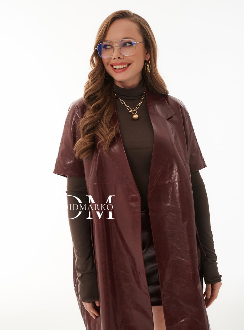 Бордовый жилет из натуральной  кожи