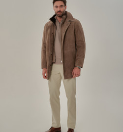 Демисезонный тренч из замши со съемной манишкой