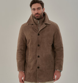 Демисезонный тренч из замши со съемной манишкой