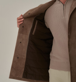 Демисезонный тренч из замши со съемной манишкой