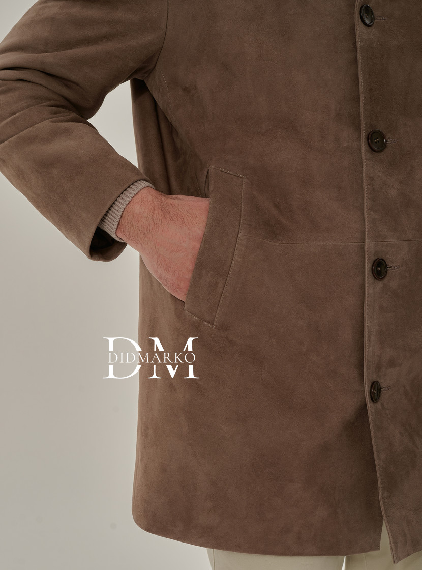 Демисезонный тренч из замши со съемной манишкой