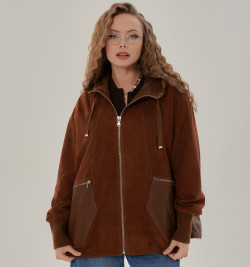 Замшевая куртка с капюшоном 