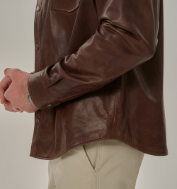 Легкая рубашка из натуральной кожи