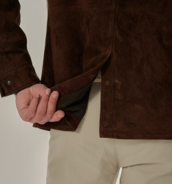 Замшевый жакет мужской коричневого цвета