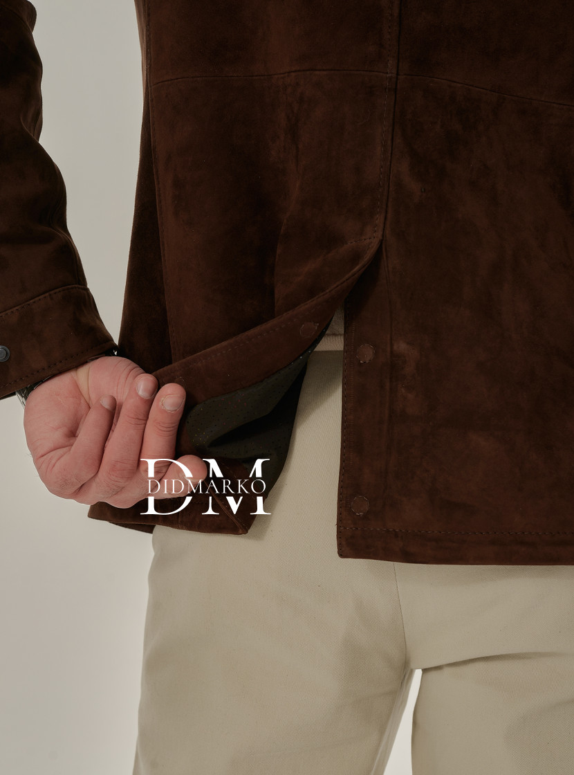 Замшевый жакет мужской коричневого цвета