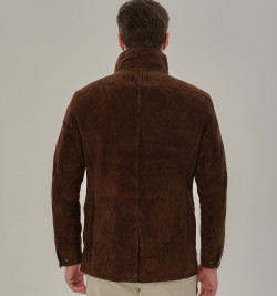 Замшевый жакет мужской коричневого цвета