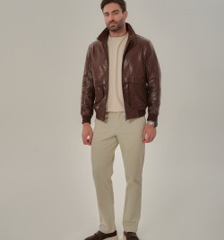 Стильный кожаный мужской бомбер