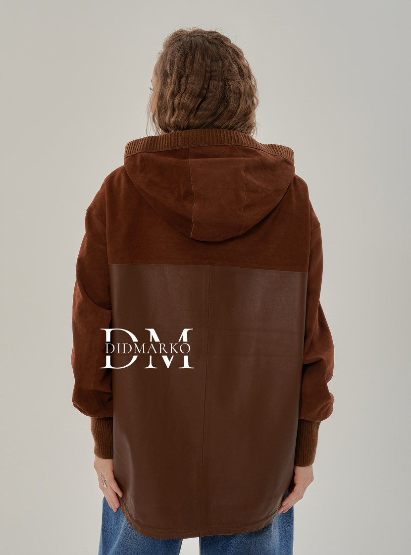 Замшевая куртка с капюшоном 