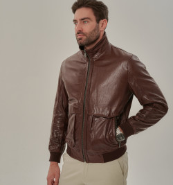 Стильный кожаный мужской бомбер