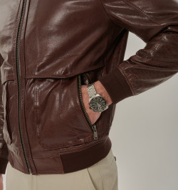 Стильный кожаный мужской бомбер