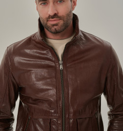 Стильный кожаный мужской бомбер