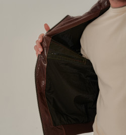 Стильный кожаный мужской бомбер