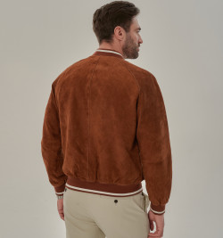 Мужская куртка на резинке из натуральной замши