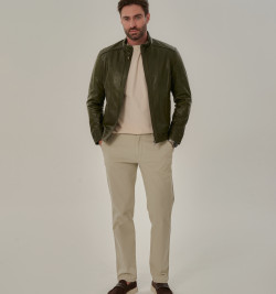 Кожаная куртка в цвете хаки мужская