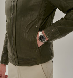 Кожаная куртка в цвете хаки мужская