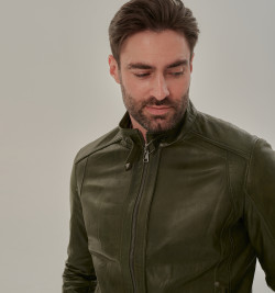 Кожаная куртка в цвете хаки мужская