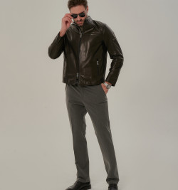 Мужская кожаная куртка: классика без излишеств 