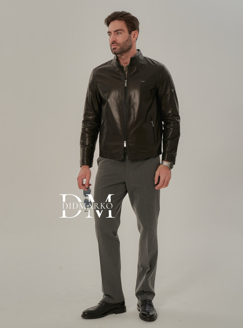 Мужская кожаная куртка: классика без излишеств 