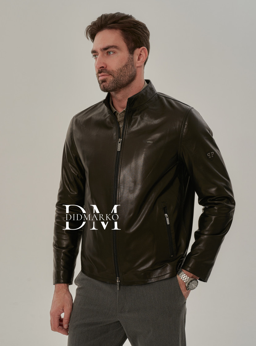 Мужская кожаная куртка: классика без излишеств 