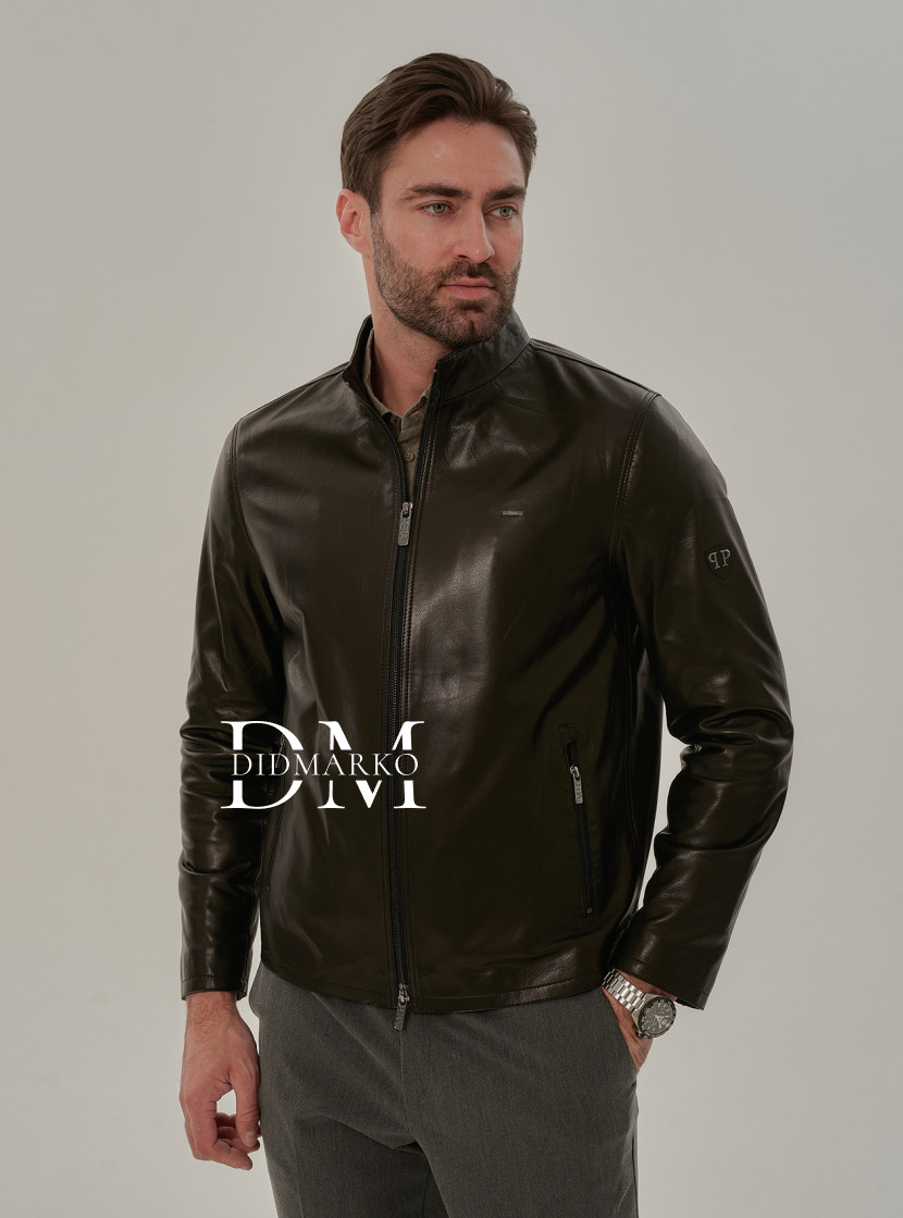 Мужская кожаная куртка: классика без излишеств 