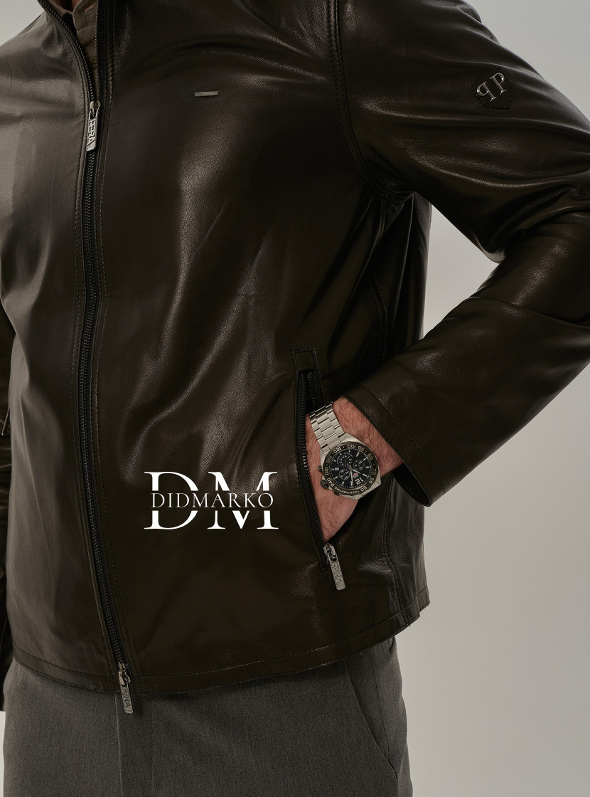 Мужская кожаная куртка: классика без излишеств 