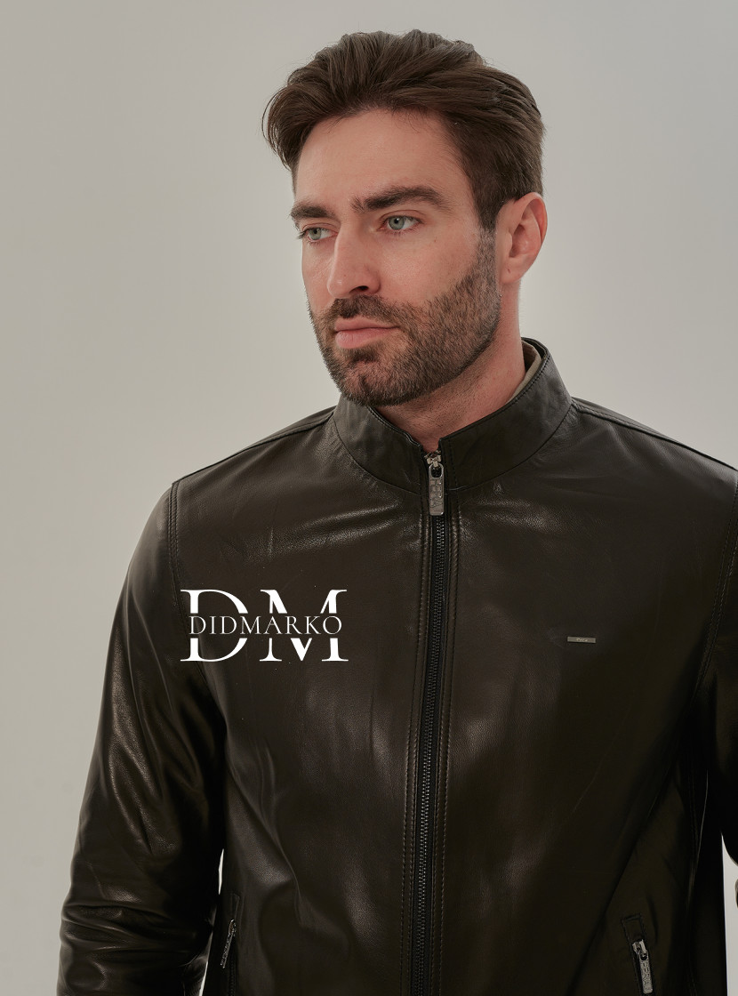 Мужская кожаная куртка: классика без излишеств 