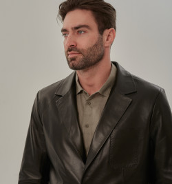 Классический пиджак из кожи мужской