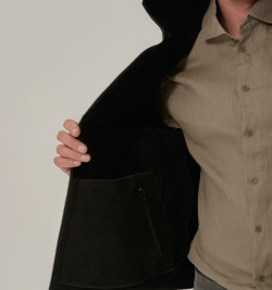 Мужская дубленка из замши черного цвета