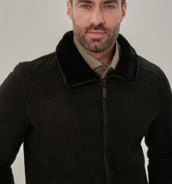 Мужская дубленка из замши черного цвета