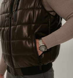 Мужская жилетка из натуральной кожи