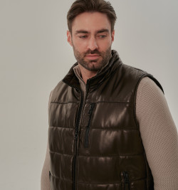 Мужская жилетка из натуральной кожи