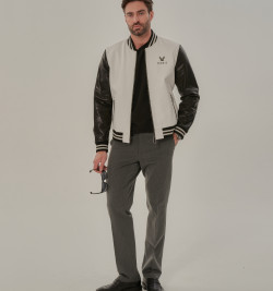 Черно-белый бомбер из кожи