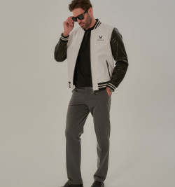 Черно-белый бомбер из кожи