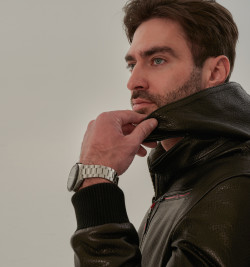 Кожаная куртка с капюшоном мужская