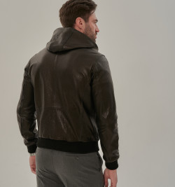 Кожаная куртка с капюшоном мужская