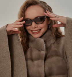 Кашемировое пончо с мехом норки