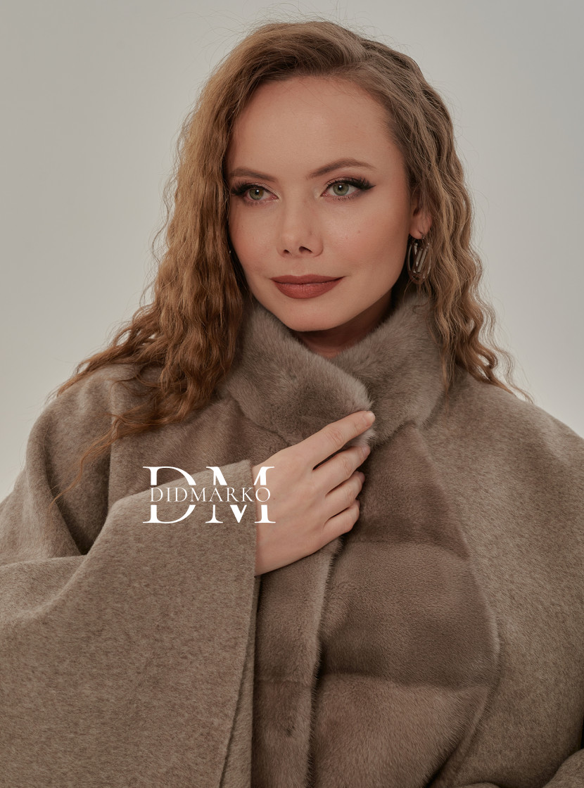 Кашемировое пончо с мехом норки