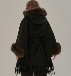 Шерстяное пончо в стиле бохо