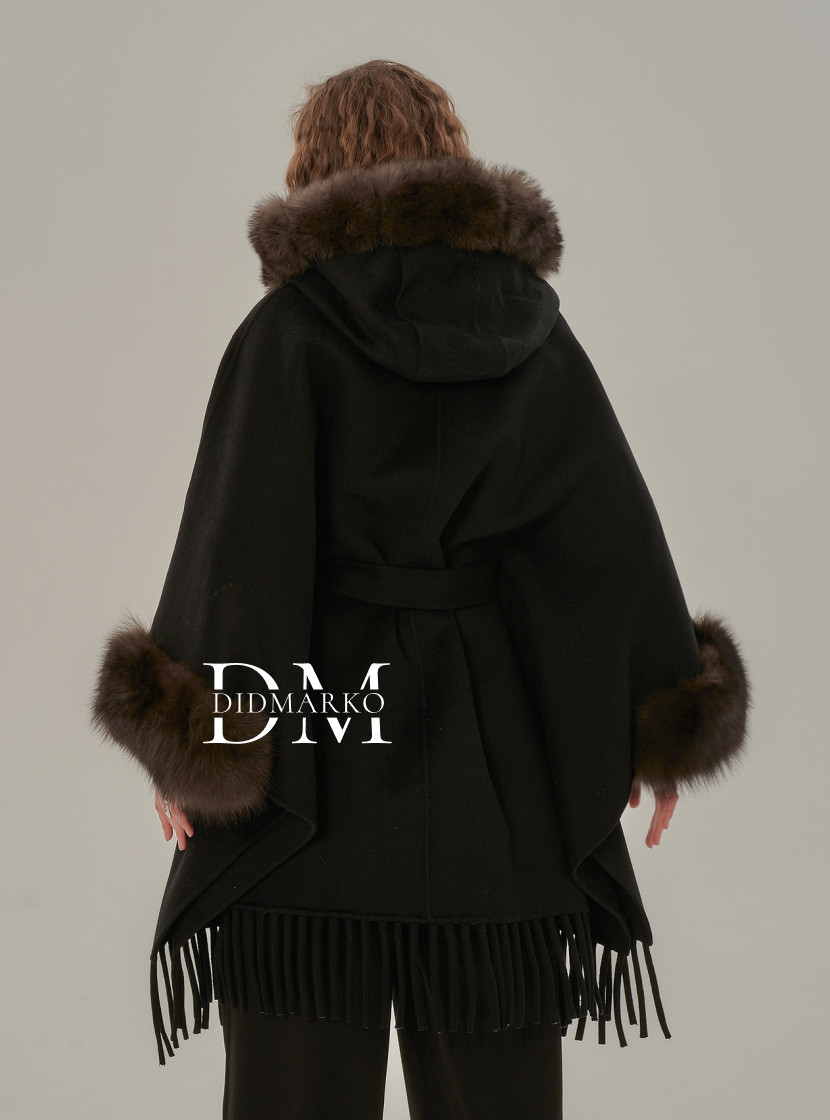 Шерстяное пончо в стиле бохо