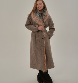 Стильное пальто c мехом лисы