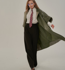 Дизайнерская кожаная накидка больших размеров