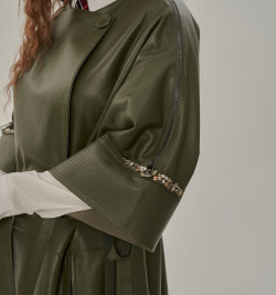 Дизайнерская кожаная накидка больших размеров