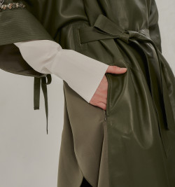 Дизайнерская кожаная накидка больших размеров