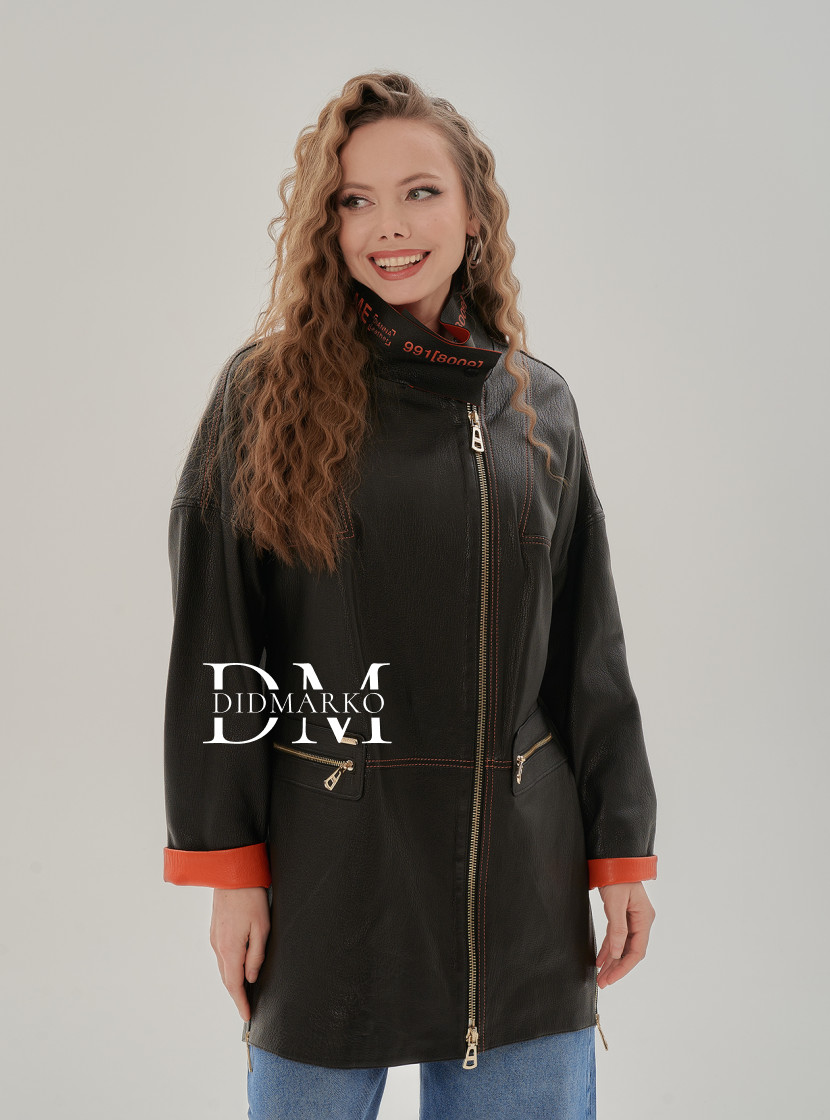 Удлиненная кожаная куртка из итальянской коллекции 