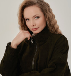 Замшевая куртка женская на молнии