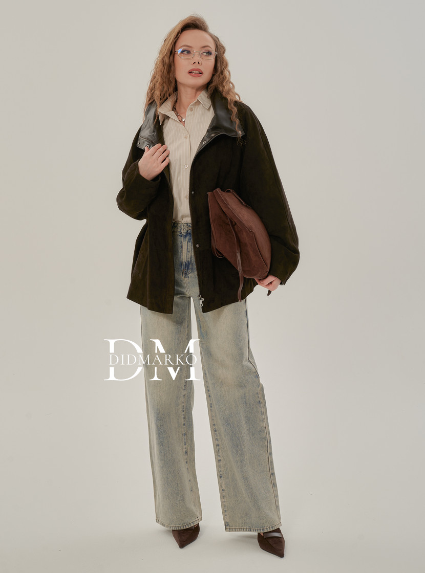 Стильная замшевая куртка коричневого цвета