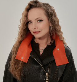 Удлиненная кожаная куртка из итальянской коллекции 