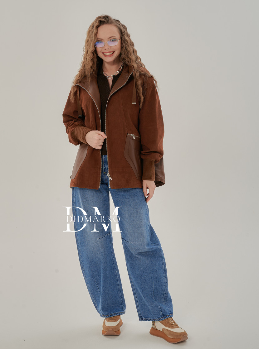 Замшевая куртка с капюшоном 